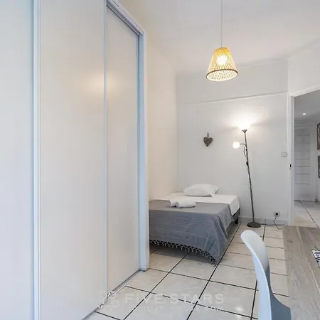 Flat 111 Fshh Apartment